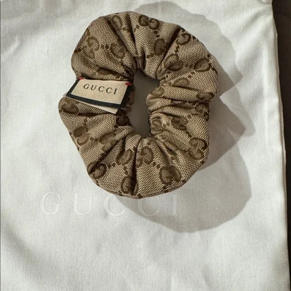 New- Gucci Beige/Dark brown Monogram Scrunchie Gucci GG Canvas crystal-embellished scrunchie Gucci main image 3